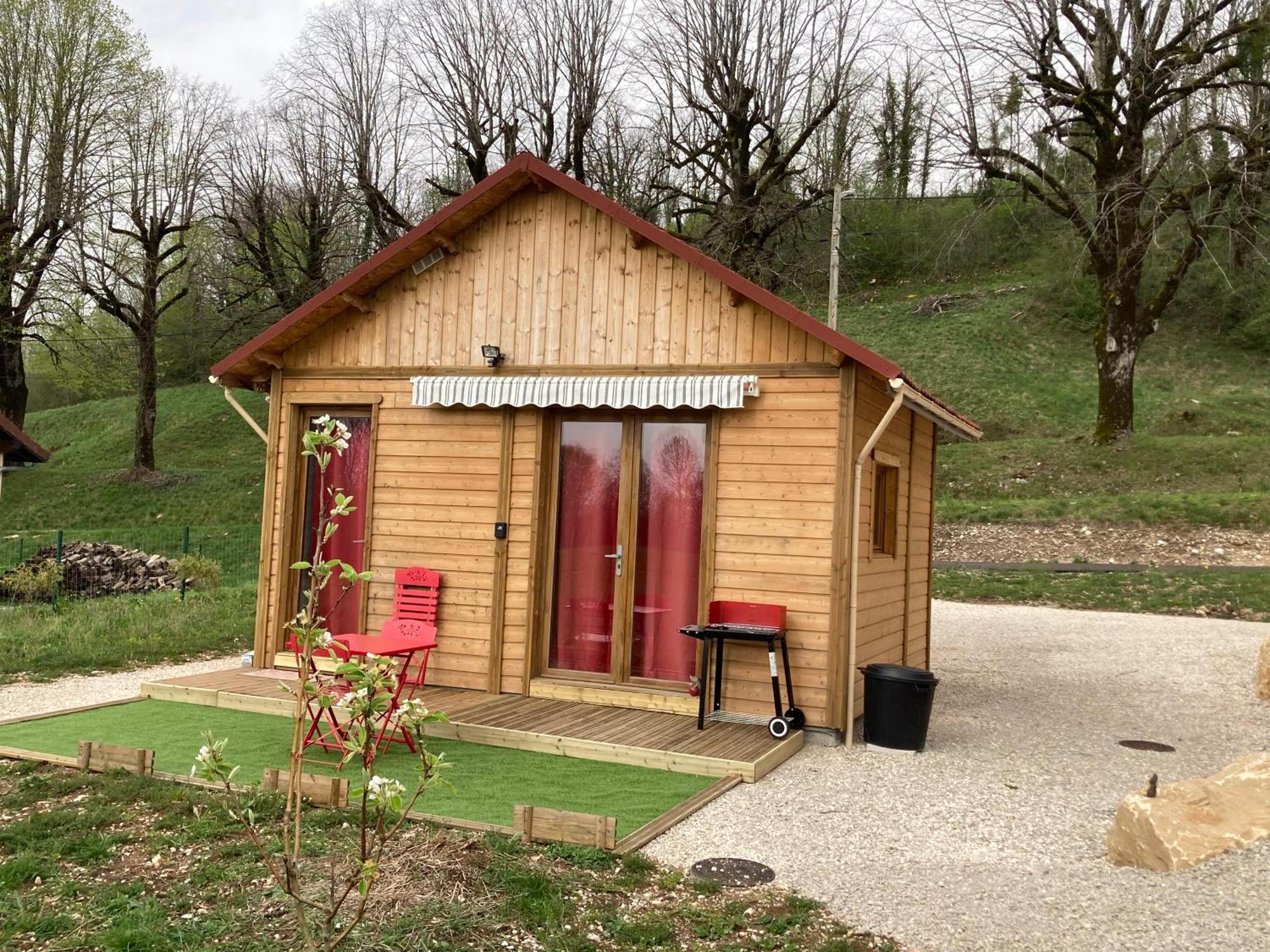 La P'Tite Maison Bois Du Herisson Menetrux-en-Joux Exterior foto